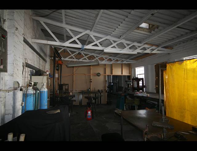 550M² FACTORY TO LET IN PAARDEN EILAND